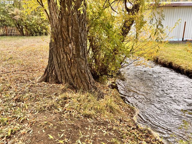 404 N HOLMES St, Wallowa, OR 97885