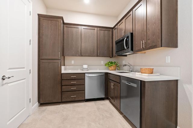 3009 Tulip Way, Lodi, CA 95242