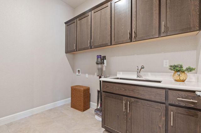 3009 Tulip Way, Lodi, CA 95242