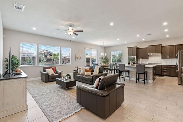 3009 Tulip Way, Lodi, CA 95242