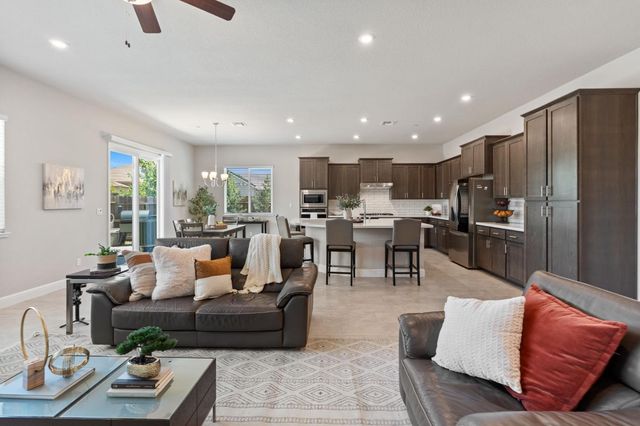 3009 Tulip Way, Lodi, CA 95242