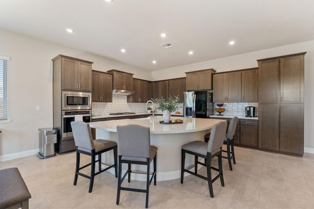 3009 Tulip Way, Lodi, CA 95242