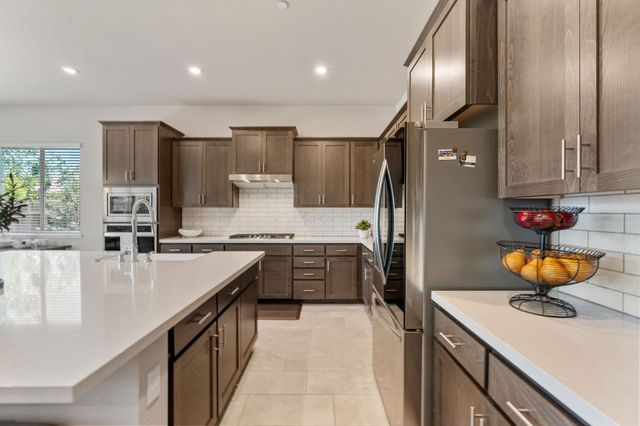 3009 Tulip Way, Lodi, CA 95242