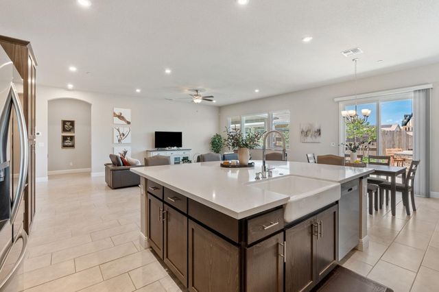 3009 Tulip Way, Lodi, CA 95242
