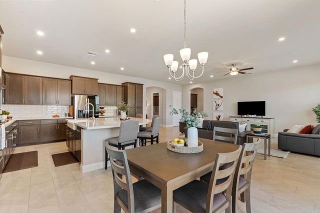 3009 Tulip Way, Lodi, CA 95242