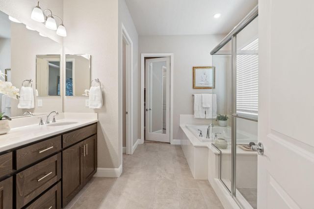 3009 Tulip Way, Lodi, CA 95242