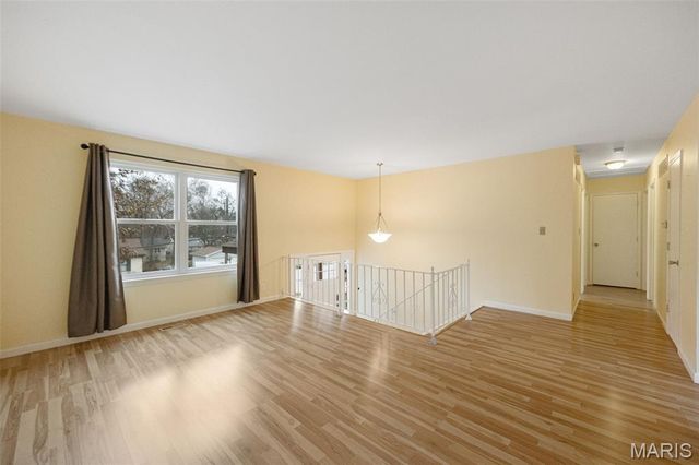 330 Oak Tree Drive, Webster Groves, MO 63119