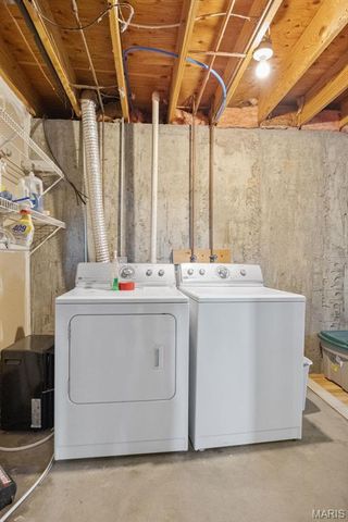 330 Oak Tree Drive, Webster Groves, MO 63119