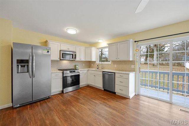 330 Oak Tree Drive, Webster Groves, MO 63119