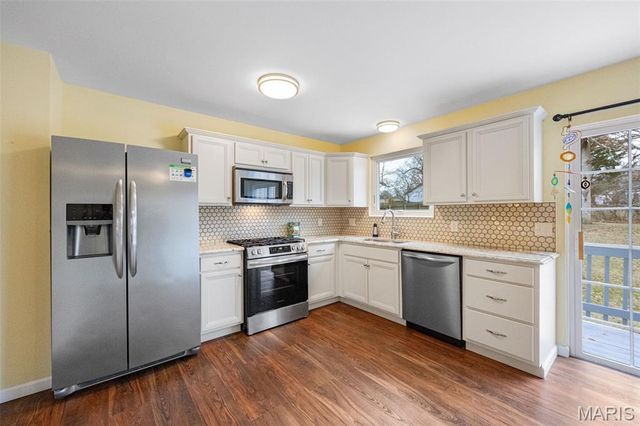 330 Oak Tree Drive, Webster Groves, MO 63119