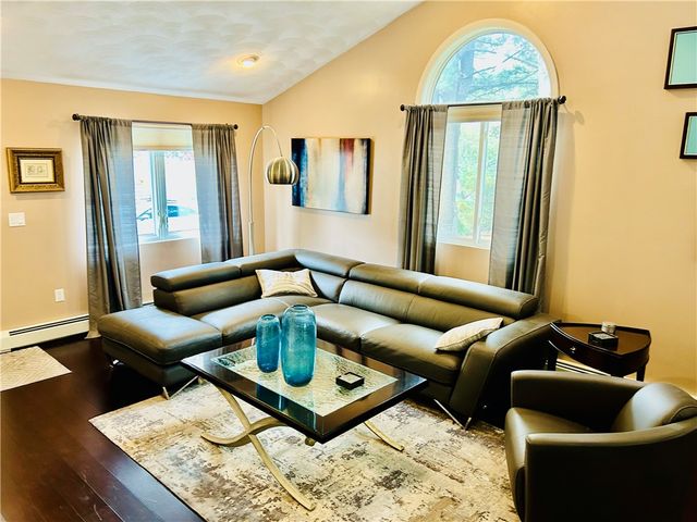 11 College Hill Road 5B, Warwick, RI 02886