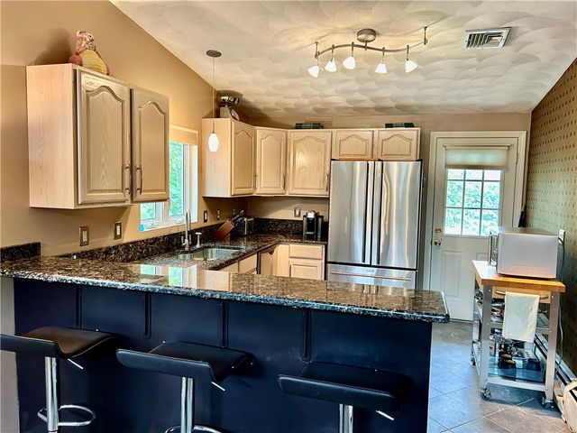 11 College Hill Road 5B, Warwick, RI 02886