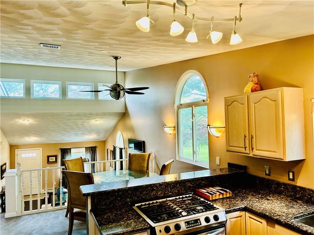 11 College Hill Road 5B, Warwick, RI 02886