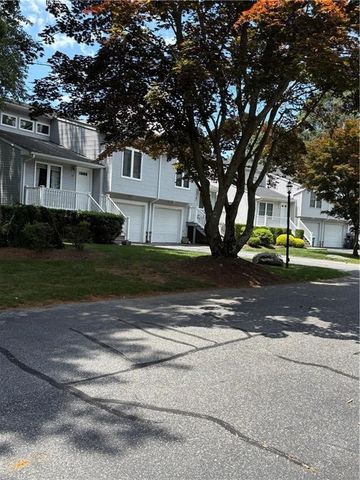 11 College Hill Road 5B, Warwick, RI 02886