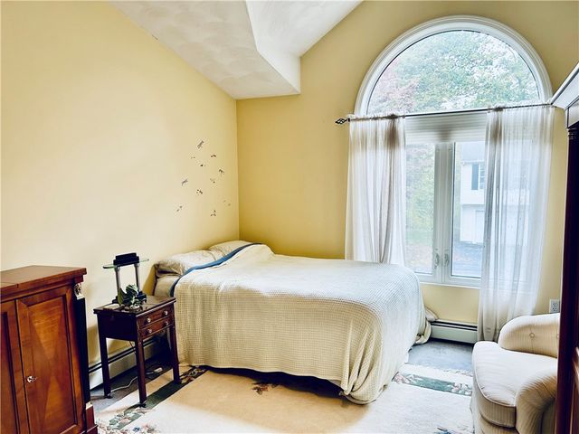 11 College Hill Road 5B, Warwick, RI 02886