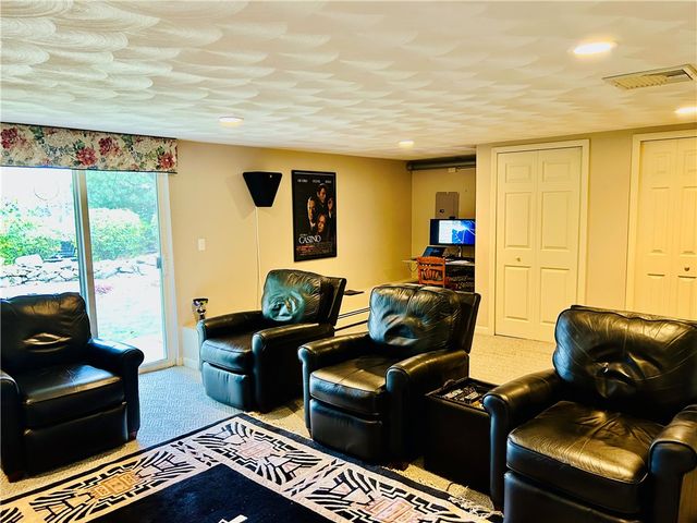 11 College Hill Road 5B, Warwick, RI 02886