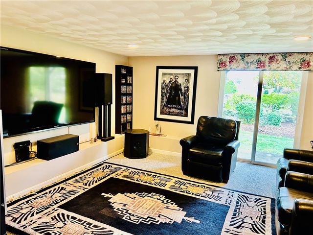 11 College Hill Road 5B, Warwick, RI 02886