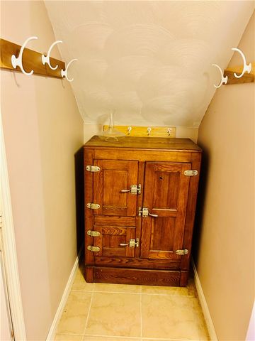 11 College Hill Road 5B, Warwick, RI 02886