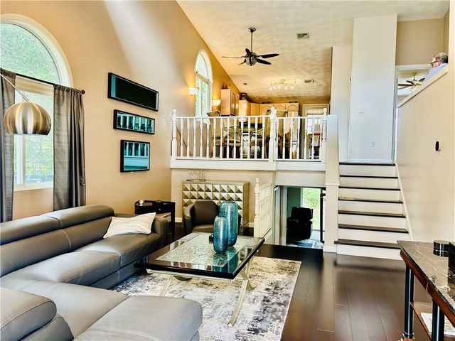 11 College Hill Road 5B, Warwick, RI 02886