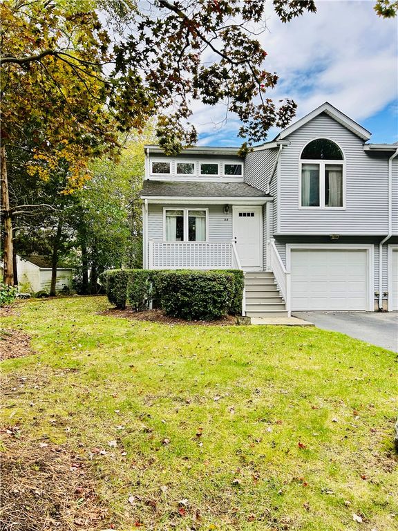 11 College Hill Road 5B, Warwick, RI 02886