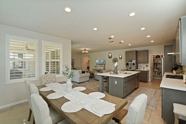 822 Cento Ct, Lodi, CA 95242