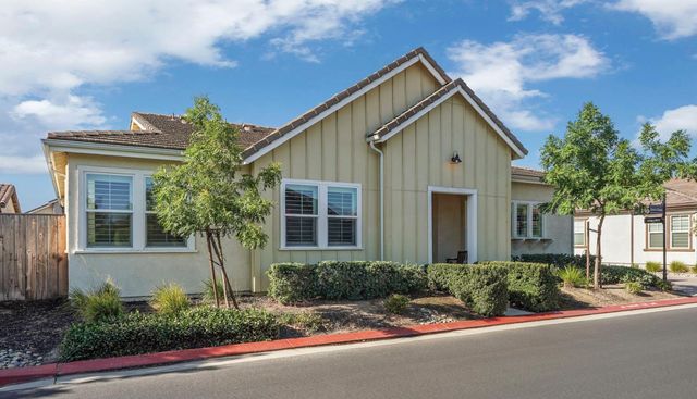 822 Cento Ct, Lodi, CA 95242