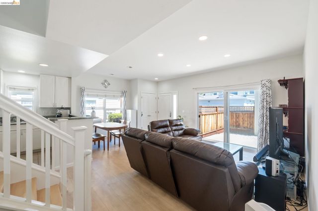 742 Cottage Ct, Mountain View, CA 94043