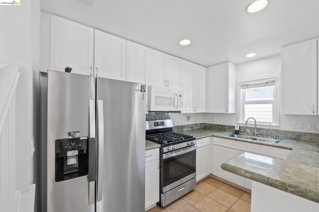 742 Cottage Ct, Mountain View, CA 94043