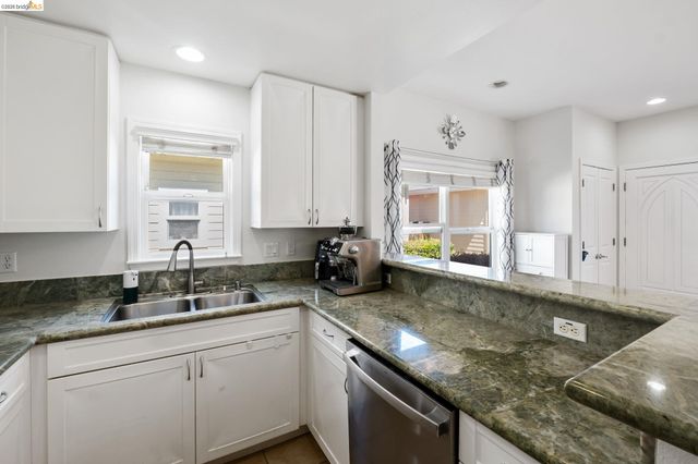 742 Cottage Ct, Mountain View, CA 94043