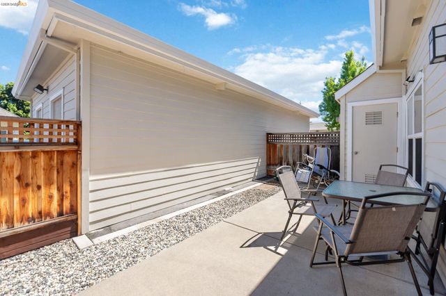 742 Cottage Ct, Mountain View, CA 94043