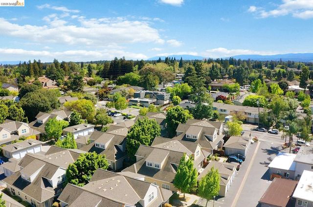 742 Cottage Ct, Mountain View, CA 94043