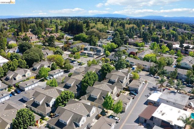 742 Cottage Ct, Mountain View, CA 94043