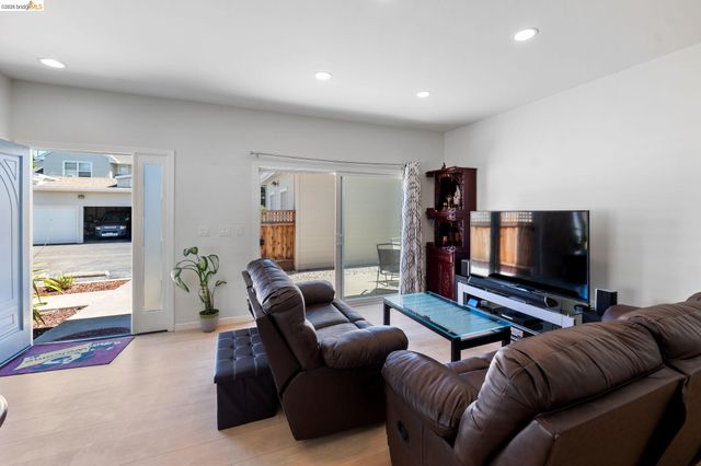 742 Cottage Ct, Mountain View, CA 94043