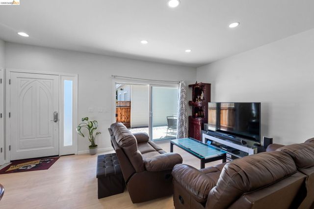 742 Cottage Ct, Mountain View, CA 94043