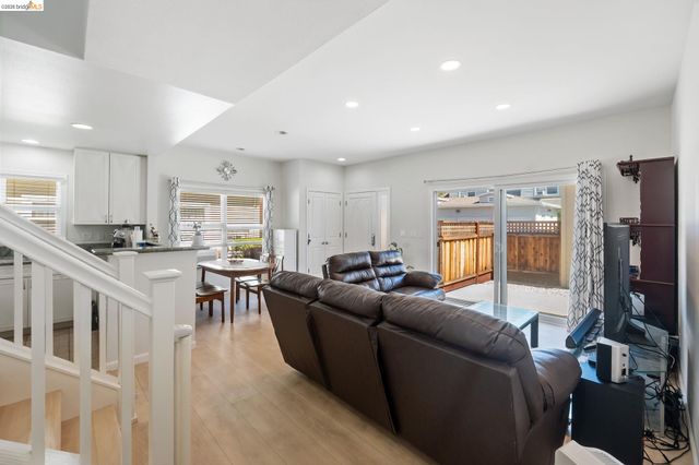 742 Cottage Ct, Mountain View, CA 94043