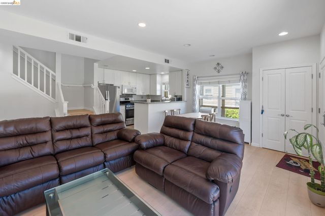 742 Cottage Ct, Mountain View, CA 94043