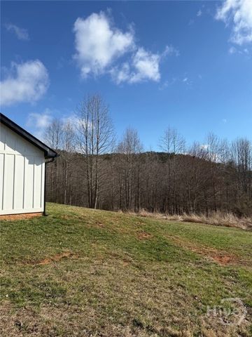 270 Meadow Crest Drive, Cleveland, GA 30528