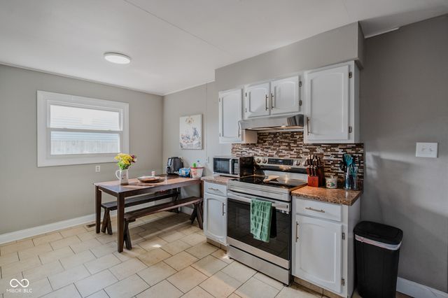 587 N Meridian Street, Greenwood, IN 46143