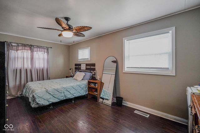 587 N Meridian Street, Greenwood, IN 46143