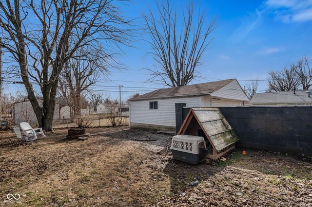 587 N Meridian Street, Greenwood, IN 46143