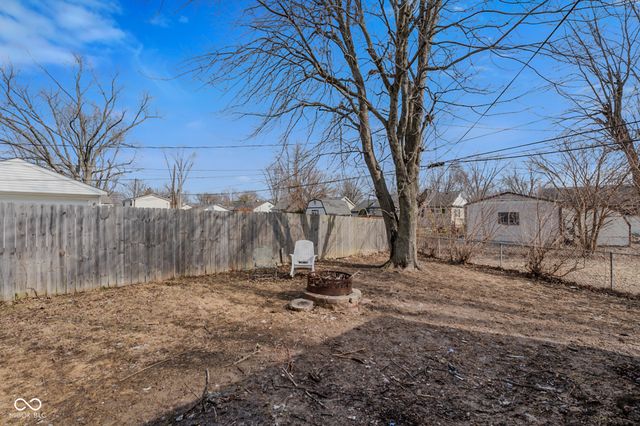 587 N Meridian Street, Greenwood, IN 46143