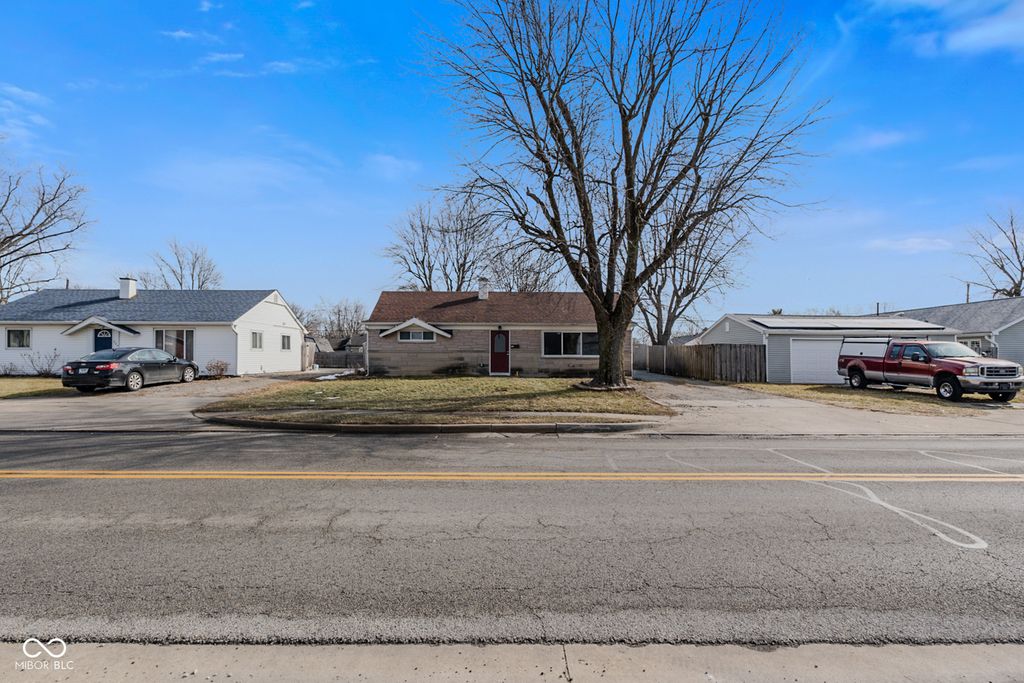 587 N Meridian Street, Greenwood, IN 46143
