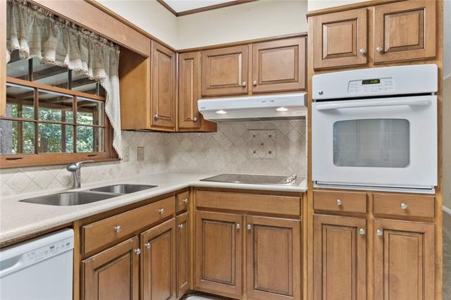 708 Rollingwood Drive, Stone Mountain, GA 30087