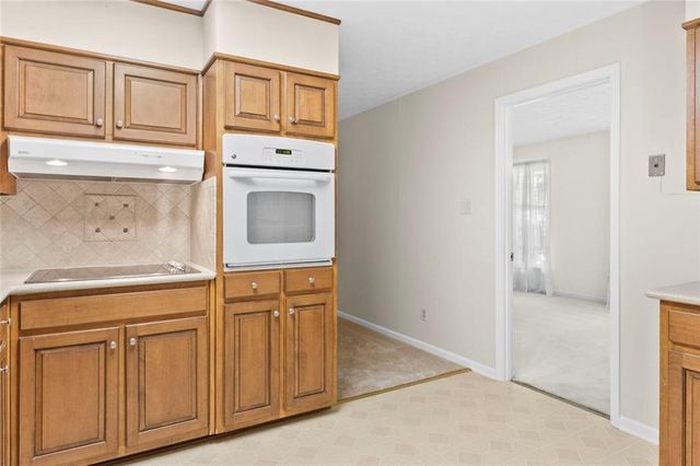 708 Rollingwood Drive, Stone Mountain, GA 30087