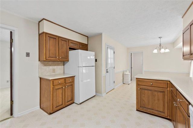 708 Rollingwood Drive, Stone Mountain, GA 30087
