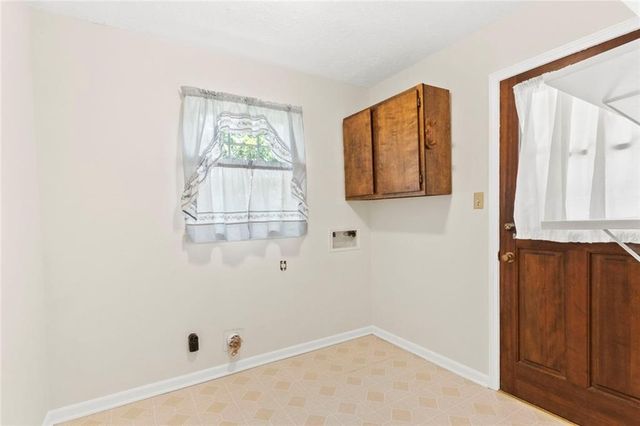 708 Rollingwood Drive, Stone Mountain, GA 30087