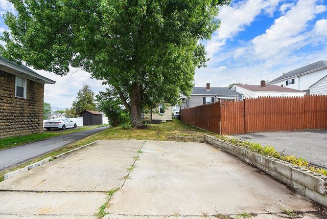 120 E Coffee St, Uniontown, PA 15401