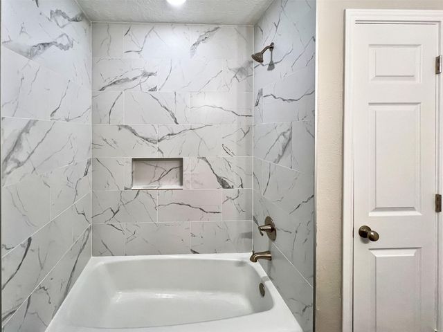 415 Sevenhampton Lane, Houston, TX 77015