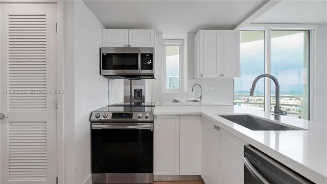 555 NE 34th St 610, Miami, FL 33137