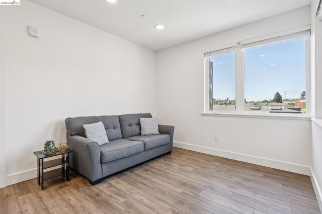 10300 San Pablo Ave 203, El Cerrito, CA 94530